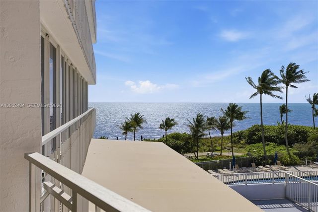 600 Grapetree Dr 4BS, Key Biscayne, FL 33149