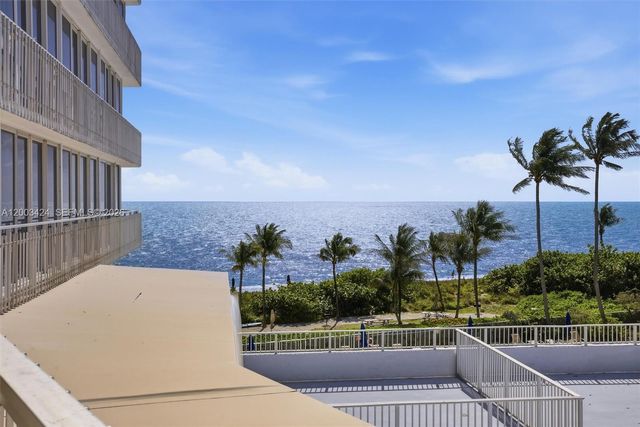 600 Grapetree Dr 4BS, Key Biscayne, FL 33149