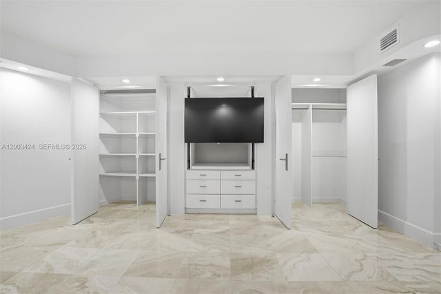 600 Grapetree Dr 4BS, Key Biscayne, FL 33149