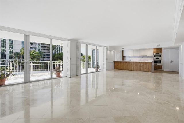 600 Grapetree Dr 4BS, Key Biscayne, FL 33149