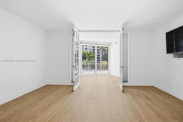 600 Grapetree Dr 4BS, Key Biscayne, FL 33149