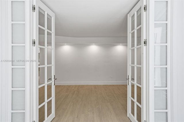 600 Grapetree Dr 4BS, Key Biscayne, FL 33149