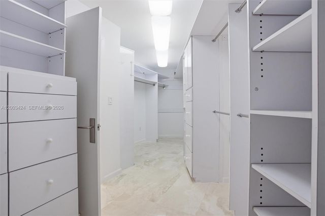 600 Grapetree Dr 4BS, Key Biscayne, FL 33149