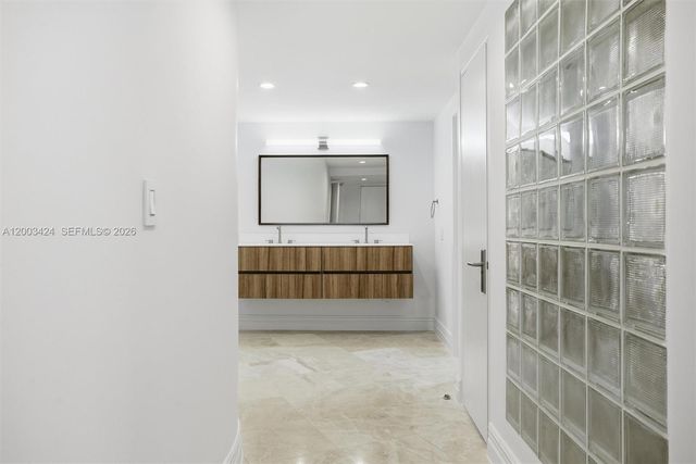 600 Grapetree Dr 4BS, Key Biscayne, FL 33149