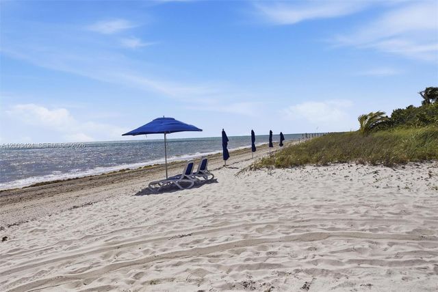 600 Grapetree Dr 4BS, Key Biscayne, FL 33149