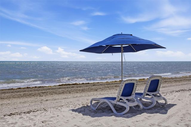 600 Grapetree Dr 4BS, Key Biscayne, FL 33149