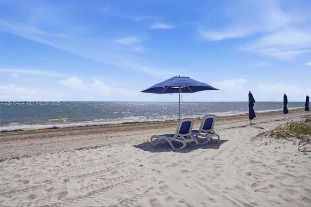 600 Grapetree Dr 4BS, Key Biscayne, FL 33149