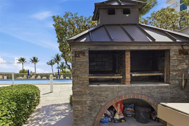 600 Grapetree Dr 4BS, Key Biscayne, FL 33149