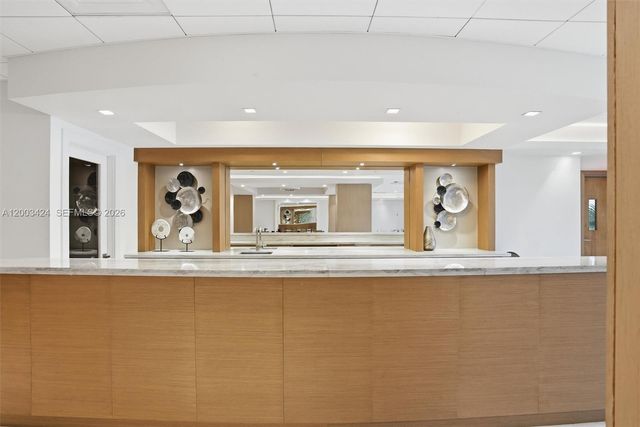 600 Grapetree Dr 4BS, Key Biscayne, FL 33149