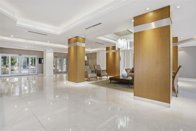 600 Grapetree Dr 4BS, Key Biscayne, FL 33149