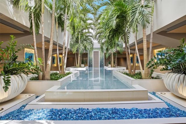 600 Grapetree Dr 4BS, Key Biscayne, FL 33149