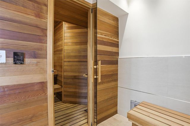 600 Grapetree Dr 4BS, Key Biscayne, FL 33149