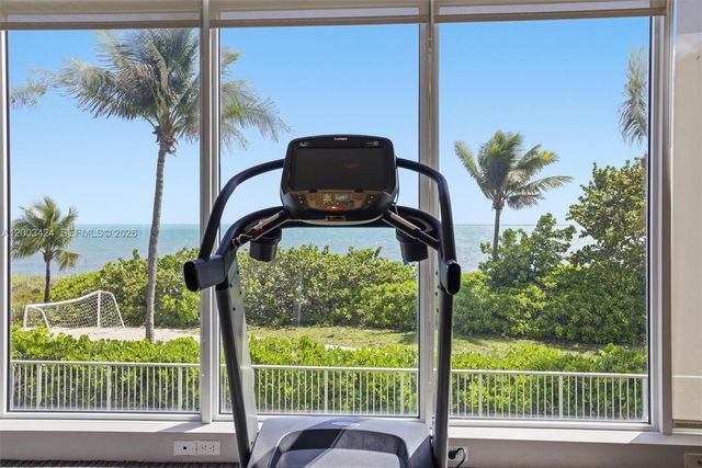 600 Grapetree Dr 4BS, Key Biscayne, FL 33149