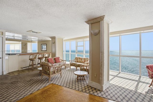 600 Grapetree Dr 4BS, Key Biscayne, FL 33149