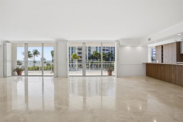 600 Grapetree Dr 4BS, Key Biscayne, FL 33149