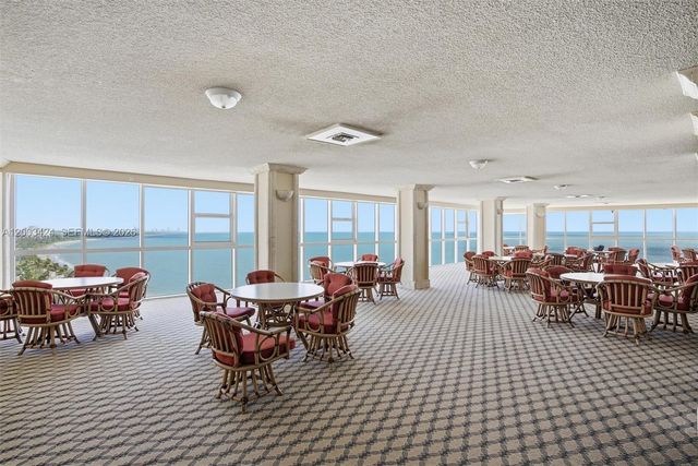 600 Grapetree Dr 4BS, Key Biscayne, FL 33149