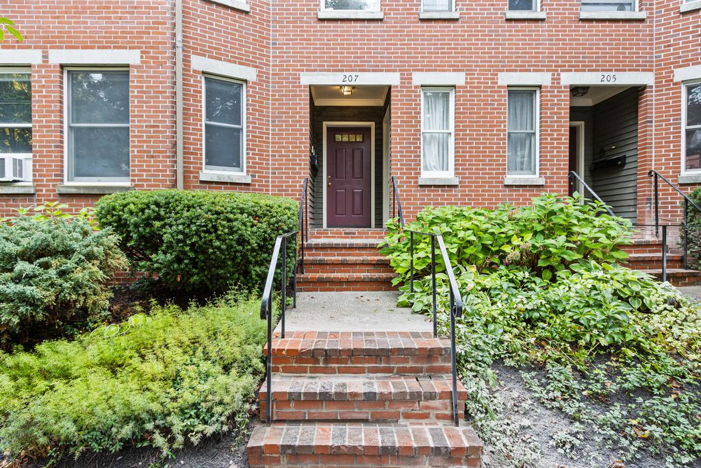 207 Vaughan Street 10, Portland, ME 04102 — photo 2