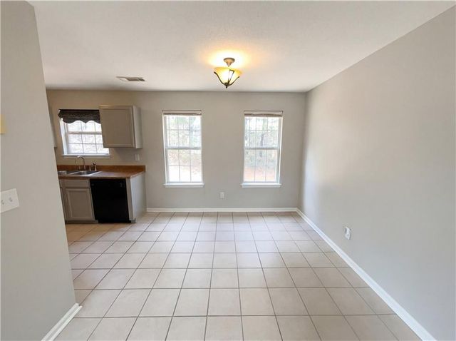 2690 Rambling Way, Lithonia, GA 30058