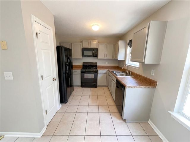 2690 Rambling Way, Lithonia, GA 30058