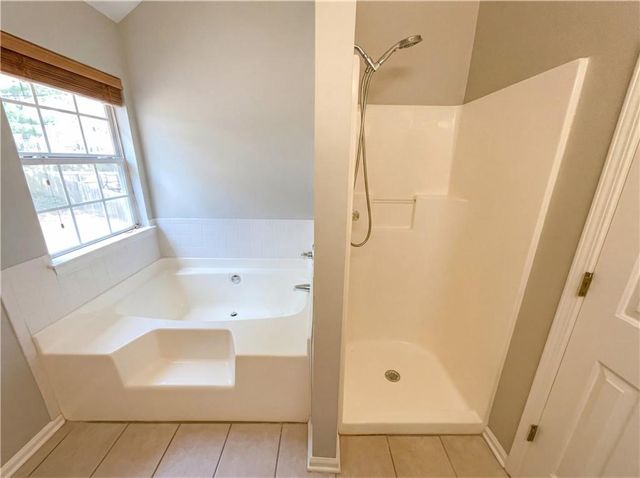 2690 Rambling Way, Lithonia, GA 30058