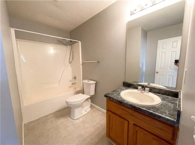 2690 Rambling Way, Lithonia, GA 30058