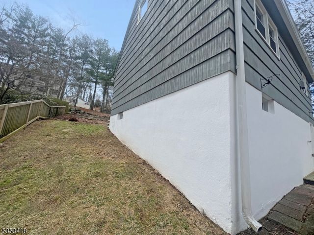 61 Elba Ave, Hopatcong Boro, NJ 07843