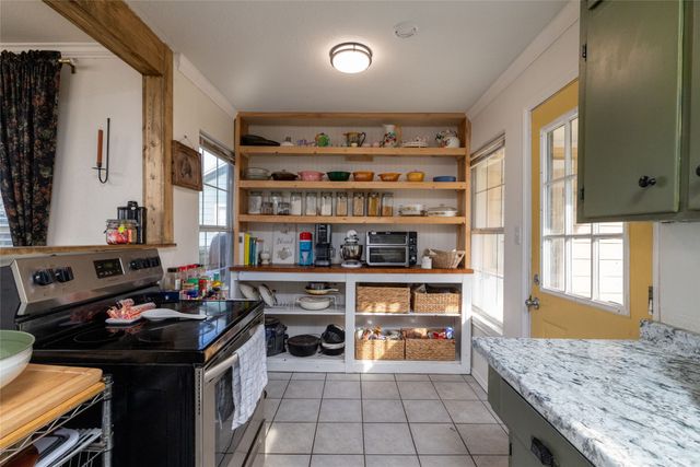 1011 S Waco Street, Weatherford, TX 76086