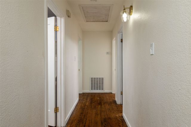 1011 S Waco Street, Weatherford, TX 76086