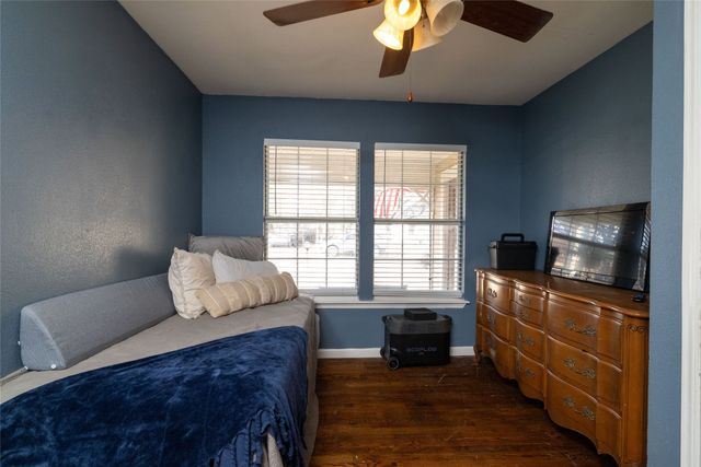 1011 S Waco Street, Weatherford, TX 76086