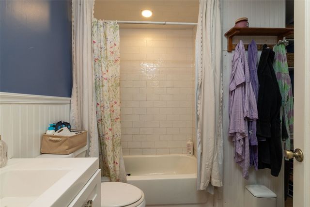 1011 S Waco Street, Weatherford, TX 76086