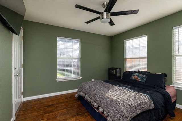 1011 S Waco Street, Weatherford, TX 76086