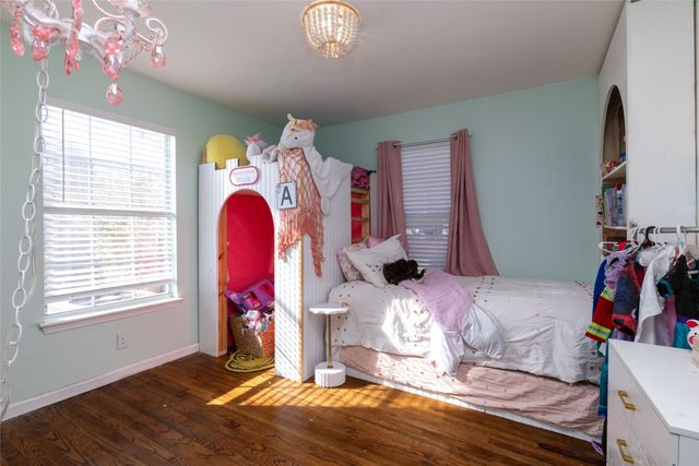 1011 S Waco Street, Weatherford, TX 76086