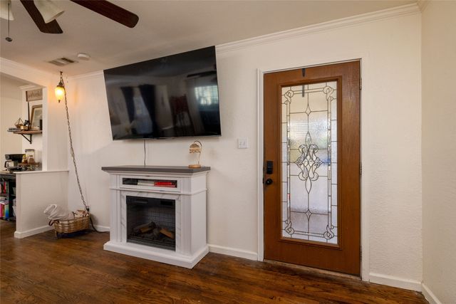 1011 S Waco Street, Weatherford, TX 76086