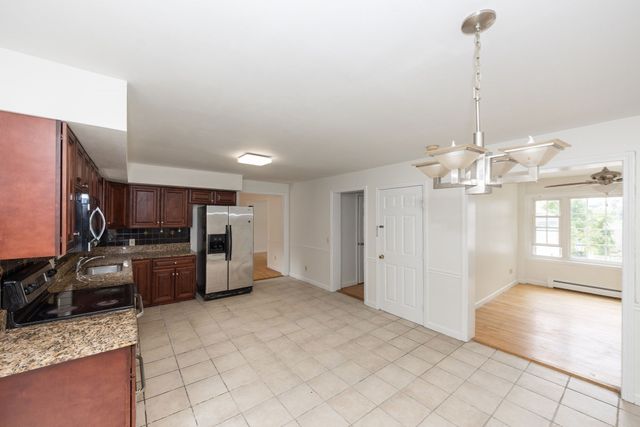 24 Ellsmere St, Worcester, MA 01604