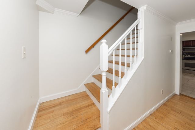 24 Ellsmere St, Worcester, MA 01604