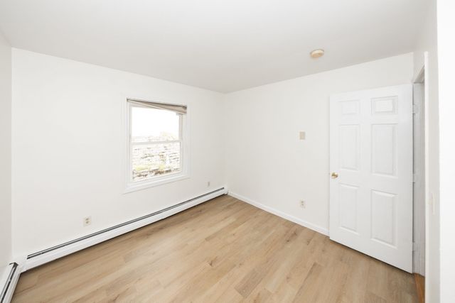 24 Ellsmere St, Worcester, MA 01604