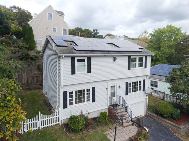 24 Ellsmere St, Worcester, MA 01604
