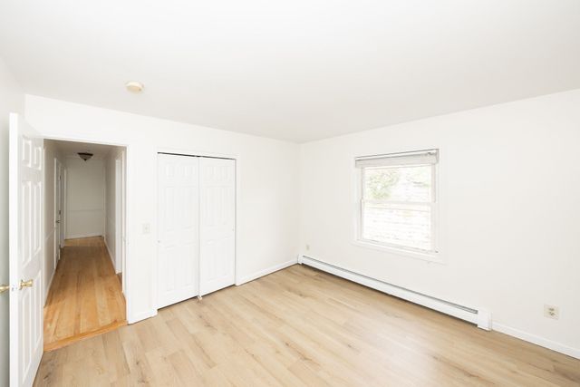 24 Ellsmere St, Worcester, MA 01604