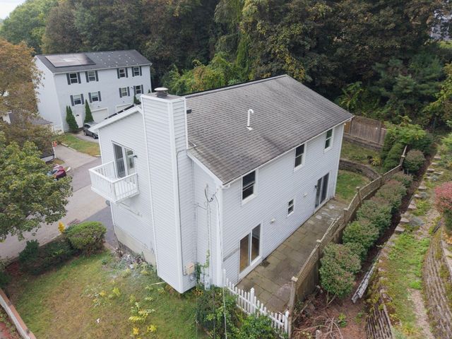 24 Ellsmere St, Worcester, MA 01604