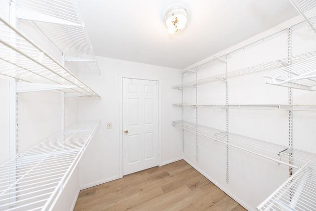 24 Ellsmere St, Worcester, MA 01604