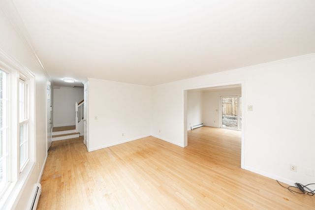 24 Ellsmere St, Worcester, MA 01604