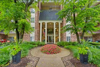 4900 Forest Avenue 108, Downers Grove, IL 60515