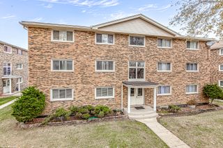 5840 W 77th Street 302, Burbank, IL 60459