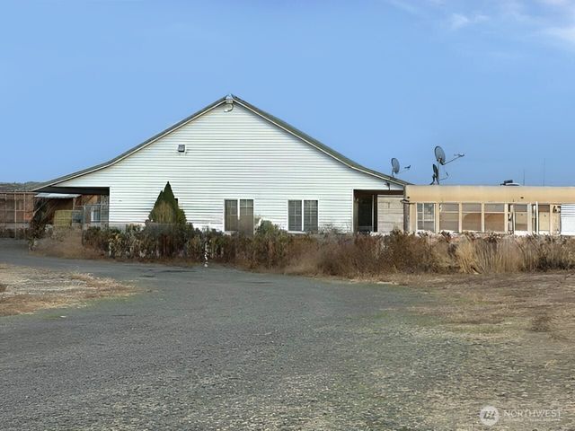 9973 SE Road S, Warden, WA 98857