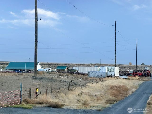 9973 SE Road S, Warden, WA 98857