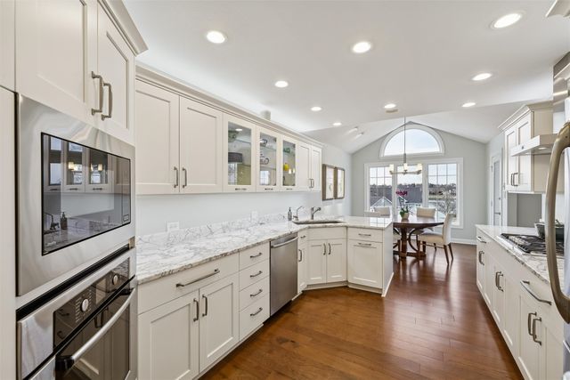 13749 Bay Hill Court, Clive, IA 50325