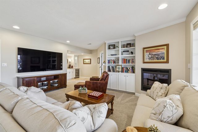 13749 Bay Hill Court, Clive, IA 50325