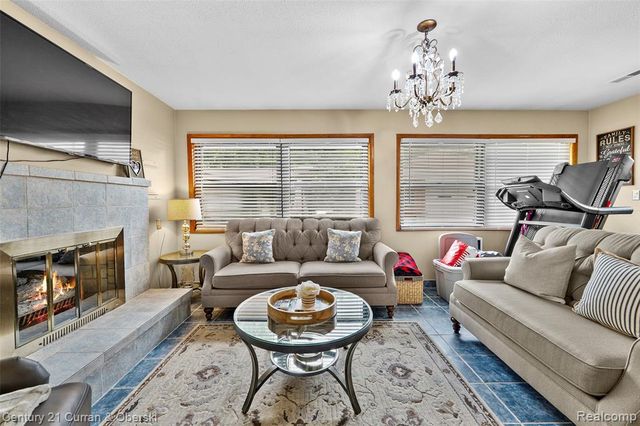 5741 Hubbell Street, Dearborn Heights, MI 48127