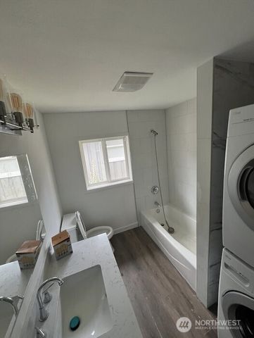 13348 32nd Avenue S, Tukwila, WA 98168