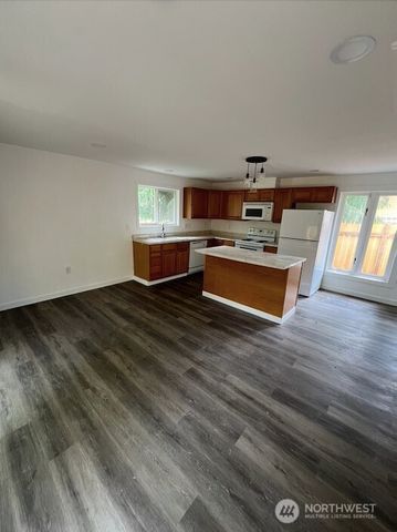 13348 32nd Avenue S, Tukwila, WA 98168